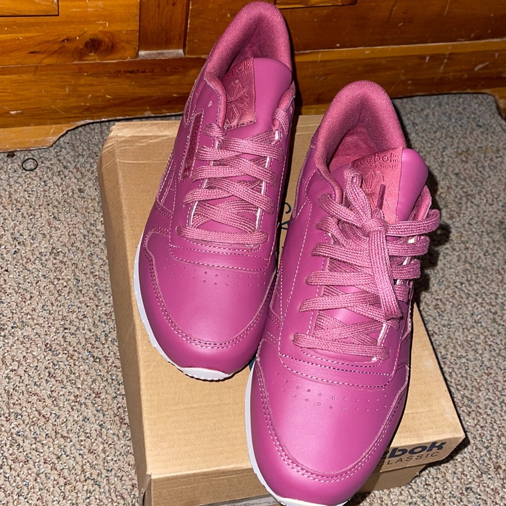 Reebok tennis shoes